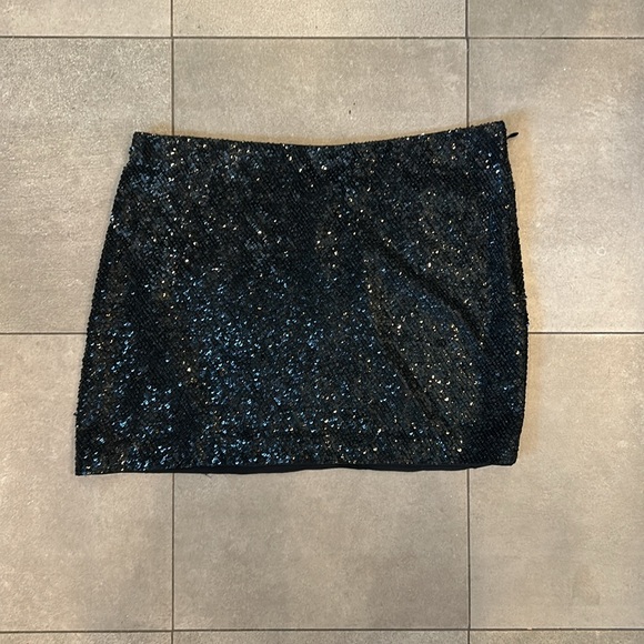 Haute Hippie Black Sequined Mini Skirt - Picture 2 of 9